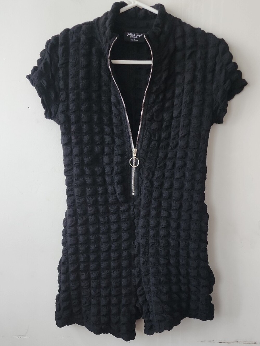 Black Textured Short-Sleeve Romper with Zip Front. New Without Tag - Picture 11 of 12